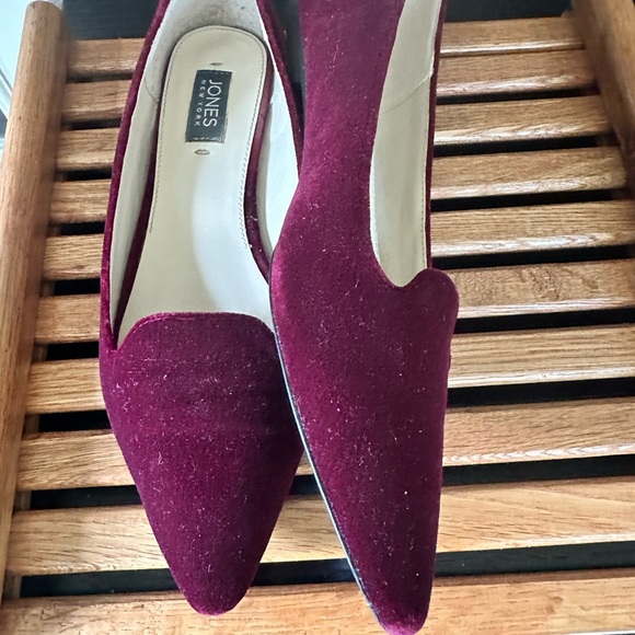 Jones New York Women's Burgundy Flats - Picture 4 of 5